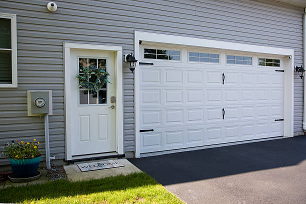 24/7 Emergency Garage Door Roller Replacement experts in Wake County County, NC
